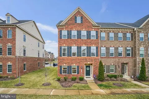 7912 Culloden Crest Ln, Gainesville, VA 20155