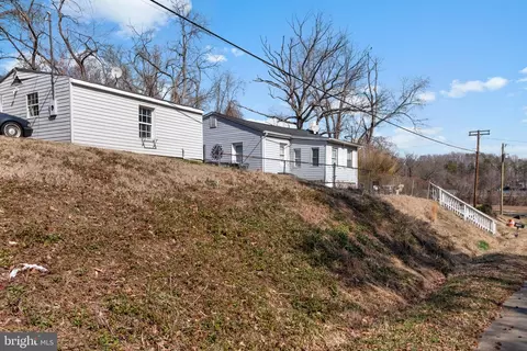 4420 Forestburg Ln, Triangle, VA 22172 photo 1
