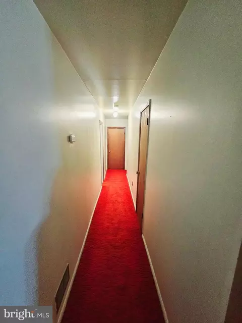 Entry Way - 19001 Queen Dr, Triangle, VA 22172 photo 1 of 2
