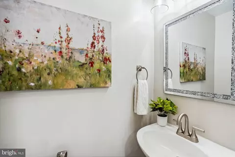 Bath - 5013 Barnacle Pl, Dumfries, VA 22025 photo 1 of 5