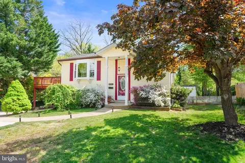 9909 Lomond Dr, Manassas, VA 20109