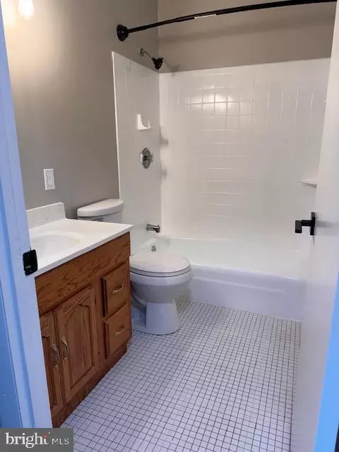 Bath - 8304 Rolling Rd, Manassas, VA 20110 photo 1 of 1