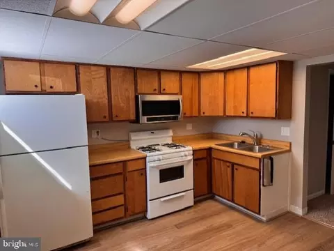 Kitchen - 8304 Rolling Rd, Manassas, VA 20110 photo 2 of 2