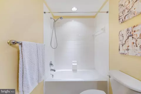 Bath - 6547 Box Elder Loop, Gainesville, VA 20155 photo 6 of 7