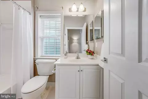 Bath - 6547 Box Elder Loop, Gainesville, VA 20155 photo 3 of 7