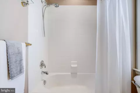 Bath - 6547 Box Elder Loop, Gainesville, VA 20155 photo 2 of 7