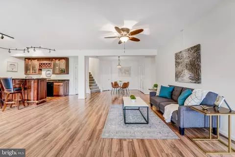 Living - 6547 Box Elder Loop, Gainesville, VA 20155 photo 9 of 10