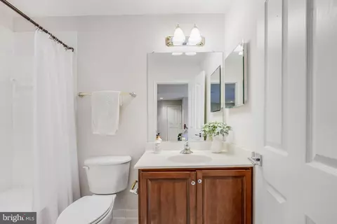 Bath - 6547 Box Elder Loop, Gainesville, VA 20155 photo 5 of 7
