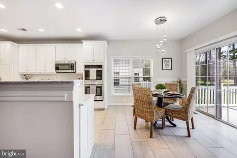 Kitchen - 6547 Box Elder Loop, Gainesville, VA 20155 photo 5 of 7