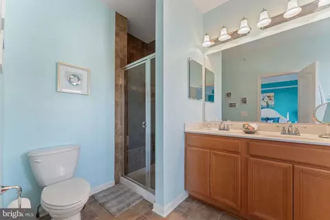 Bath - 14576 Marlow St, Gainesville, VA 20155 photo 2 of 6