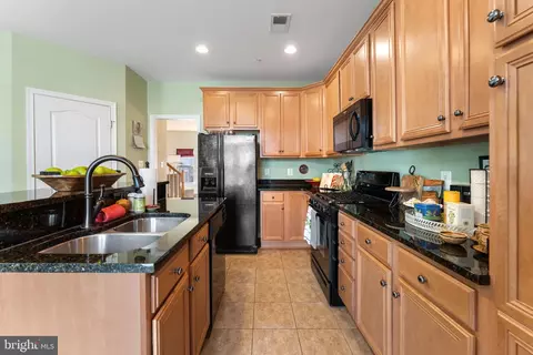 Kitchen - 14576 Marlow St, Gainesville, VA 20155 photo 5 of 5
