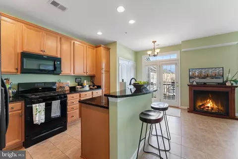 Kitchen - 14576 Marlow St, Gainesville, VA 20155 photo 1 of 5