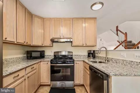 4859 Benecia Ln, Dumfries, VA 22025 photo 8