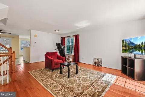 4859 Benecia Ln, Dumfries, VA 22025 photo 2