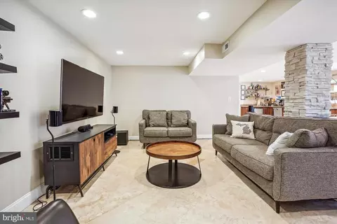 Living - 9709 Evans Ford Rd, Manassas, VA 20111 photo 5 of 6