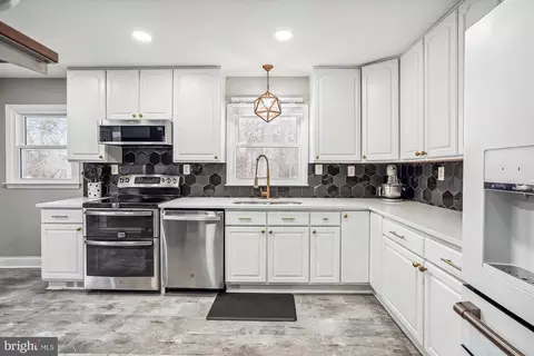 Kitchen - 9709 Evans Ford Rd, Manassas, VA 20111 photo 1 of 7