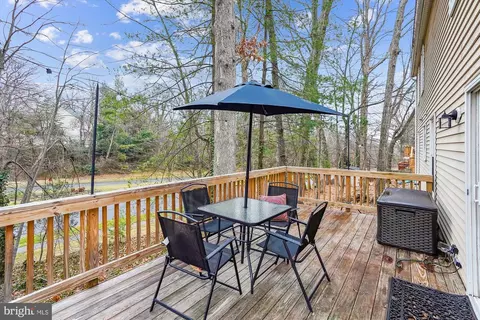 Exterior - 15511 Ridgecrest Dr, Dumfries, VA 22025 photo 4 of 7