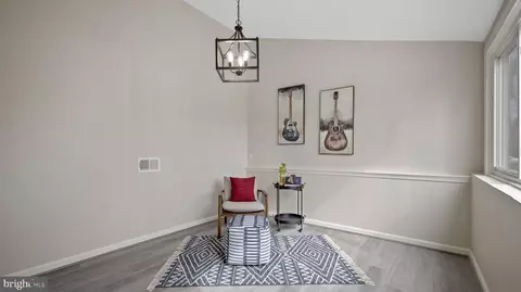 Entry Way - 1257 Everett Ave, Woodbridge, VA 22191 photo 3 of 3