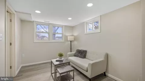Living - 1257 Everett Ave, Woodbridge, VA 22191 photo 4 of 4