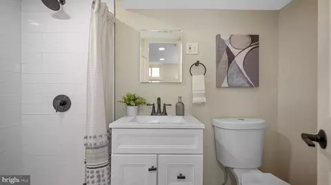 Bath - 1257 Everett Ave, Woodbridge, VA 22191 photo 2 of 2