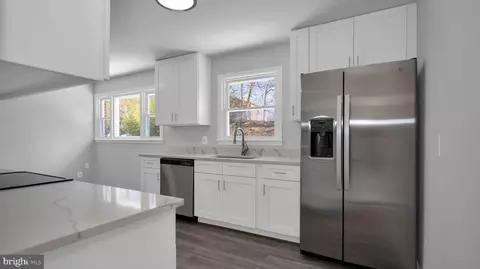 Kitchen - 4136 Anderson Rd, Triangle, VA 22172 photo 4 of 4