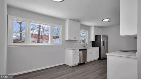 Kitchen - 4136 Anderson Rd, Triangle, VA 22172 photo 1 of 4