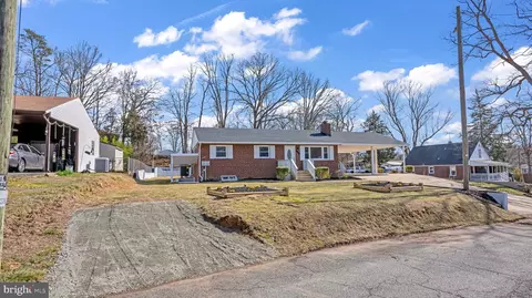 Exterior - 4136 Anderson Rd, Triangle, VA 22172 photo 5 of 9