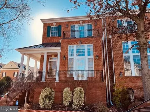 705 Belmont Bay Dr, Woodbridge, VA 22191