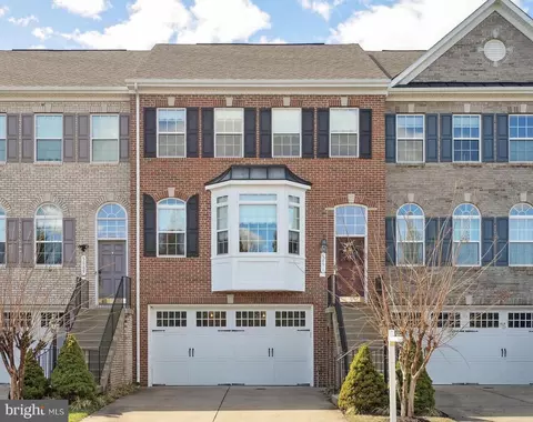 5891 Riverside Dr, Woodbridge, VA 22193