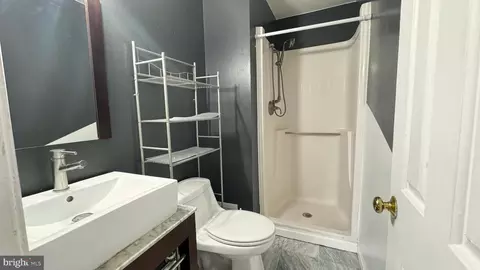 Bath - 18050 Olde Port Ln, Triangle, VA 22172 photo 3 of 4