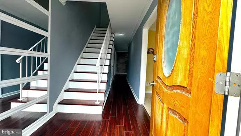 Entry Way - 18050 Olde Port Ln, Triangle, VA 22172 photo 1 of 4