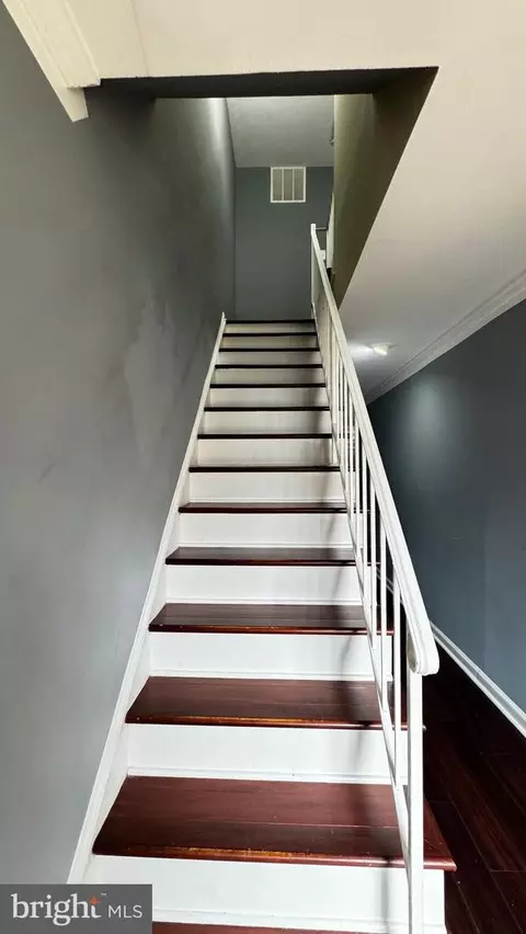 Entry Way - 18050 Olde Port Ln, Triangle, VA 22172 photo 3 of 4