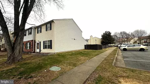 Exterior - 18050 Olde Port Ln, Triangle, VA 22172 photo 2 of 4