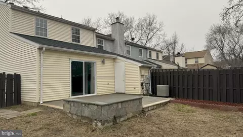 Exterior - 18050 Olde Port Ln, Triangle, VA 22172 photo 3 of 4