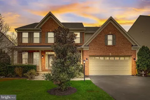 15329 Wits End Dr, Woodbridge, VA 22193