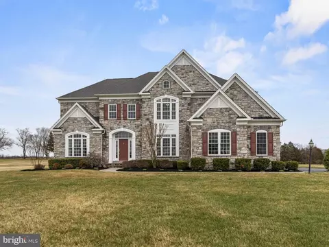 10920 Meadow Walk Ln, Bristow, VA 20136