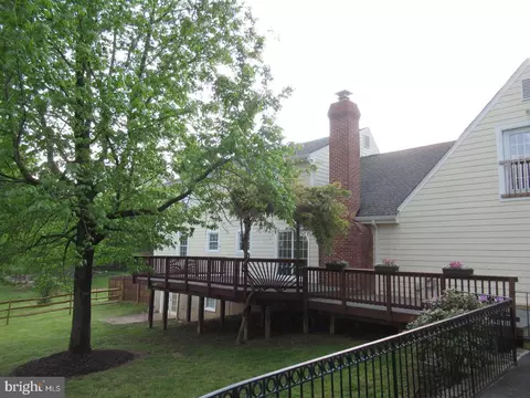 Exterior - 10500 Pineview Rd, Manassas, VA 20111 photo 4 of 6