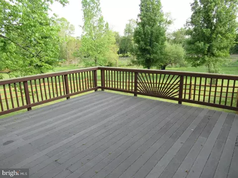 Exterior - 10500 Pineview Rd, Manassas, VA 20111 photo 5 of 6