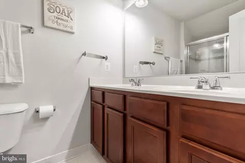 Bath - 4532 Potomac Highlands Cir, Triangle, VA 22172 photo 6 of 6