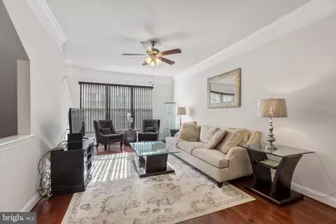 Living - 4532 Potomac Highlands Cir, Triangle, VA 22172 photo 1 of 5