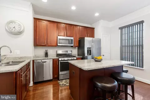 Kitchen - 4532 Potomac Highlands Cir, Triangle, VA 22172 photo 2 of 5
