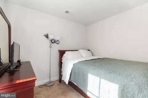 Bedroom - 4532 Potomac Highlands Cir, Triangle, VA 22172 photo 4 of 7
