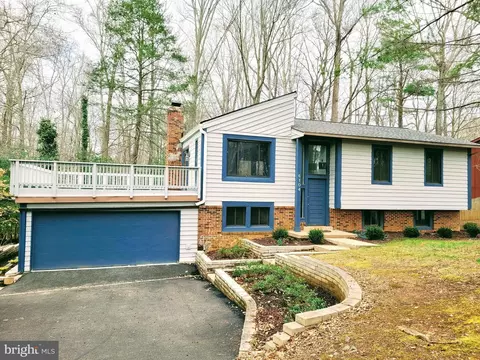 6104 Occoquan Forest Dr, Manassas, VA 20112