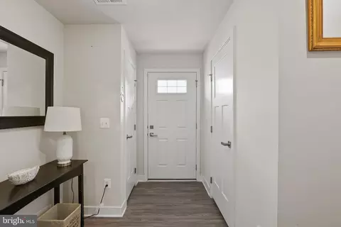 Entry Way - 11367 Willow Green Cir, Manassas, VA 20109 photo 1 of 2