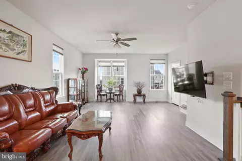 Living - 11367 Willow Green Cir, Manassas, VA 20109 photo 1 of 4