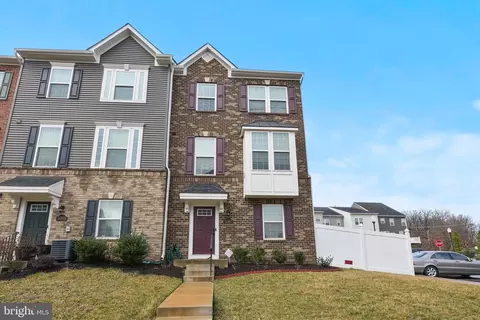 Exterior - 11367 Willow Green Cir, Manassas, VA 20109 photo 2 of 7