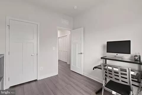 Bedroom - 11367 Willow Green Cir, Manassas, VA 20109 photo 6 of 10