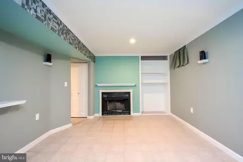 Living - 10962 Republic Ct, Manassas, VA 20109 photo 4 of 4