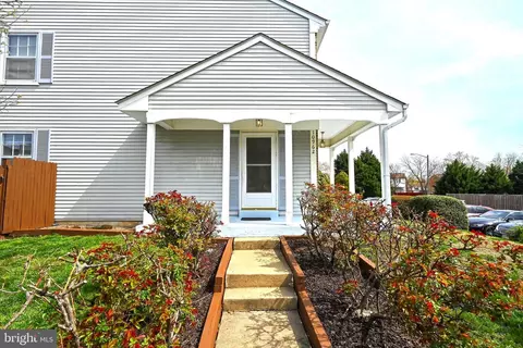Exterior - 10962 Republic Ct, Manassas, VA 20109 photo 4 of 13