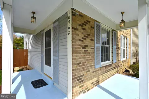 Exterior - 10962 Republic Ct, Manassas, VA 20109 photo 6 of 13